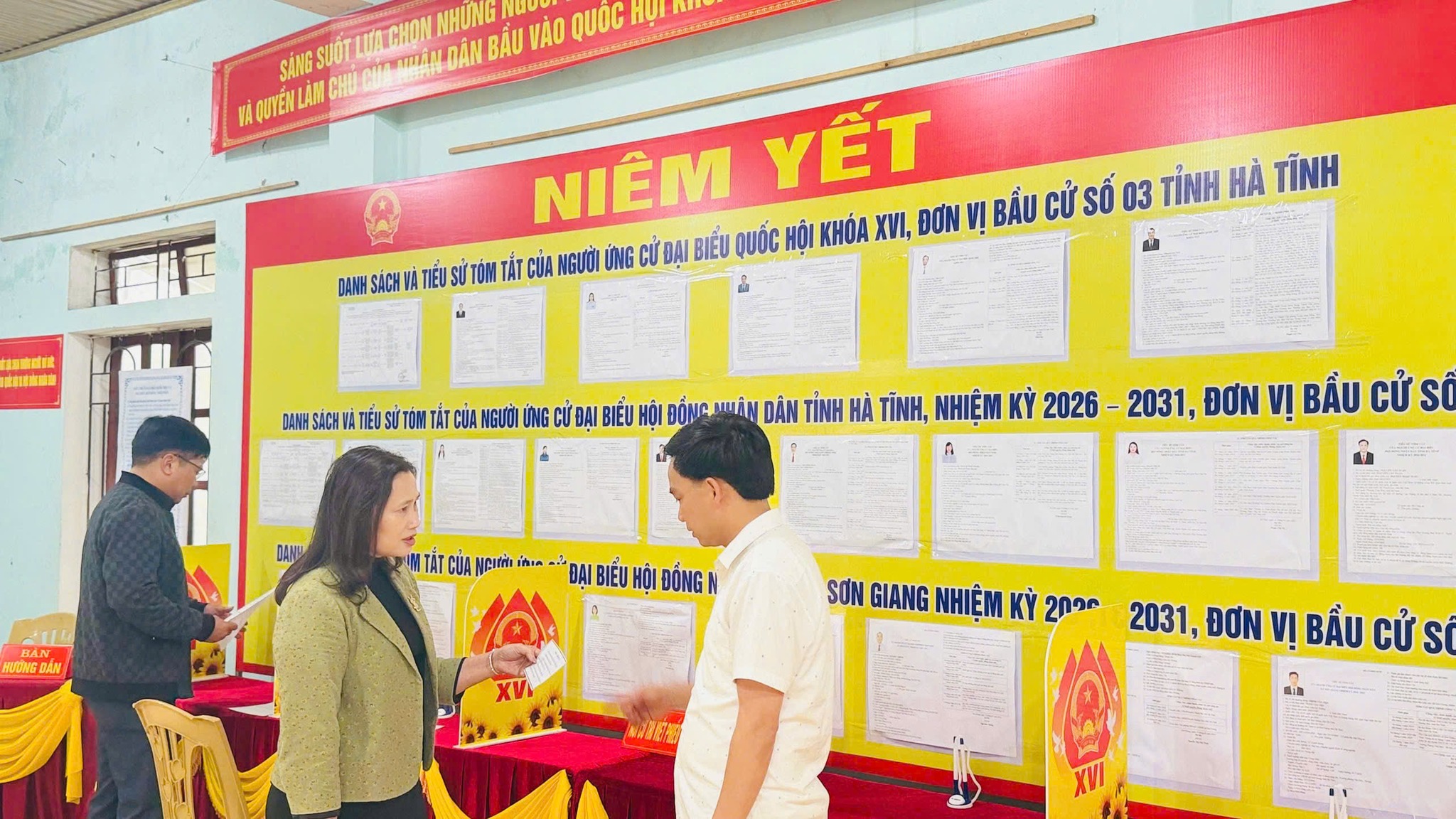 XÃ SƠN GIANG TỔ CHỨC CHẠY THỬ NGHIỆM CHƯƠNG TRÌNH KHAI MẠC, QUY TRÌNH BỎ PHIẾU BẦU CỬ