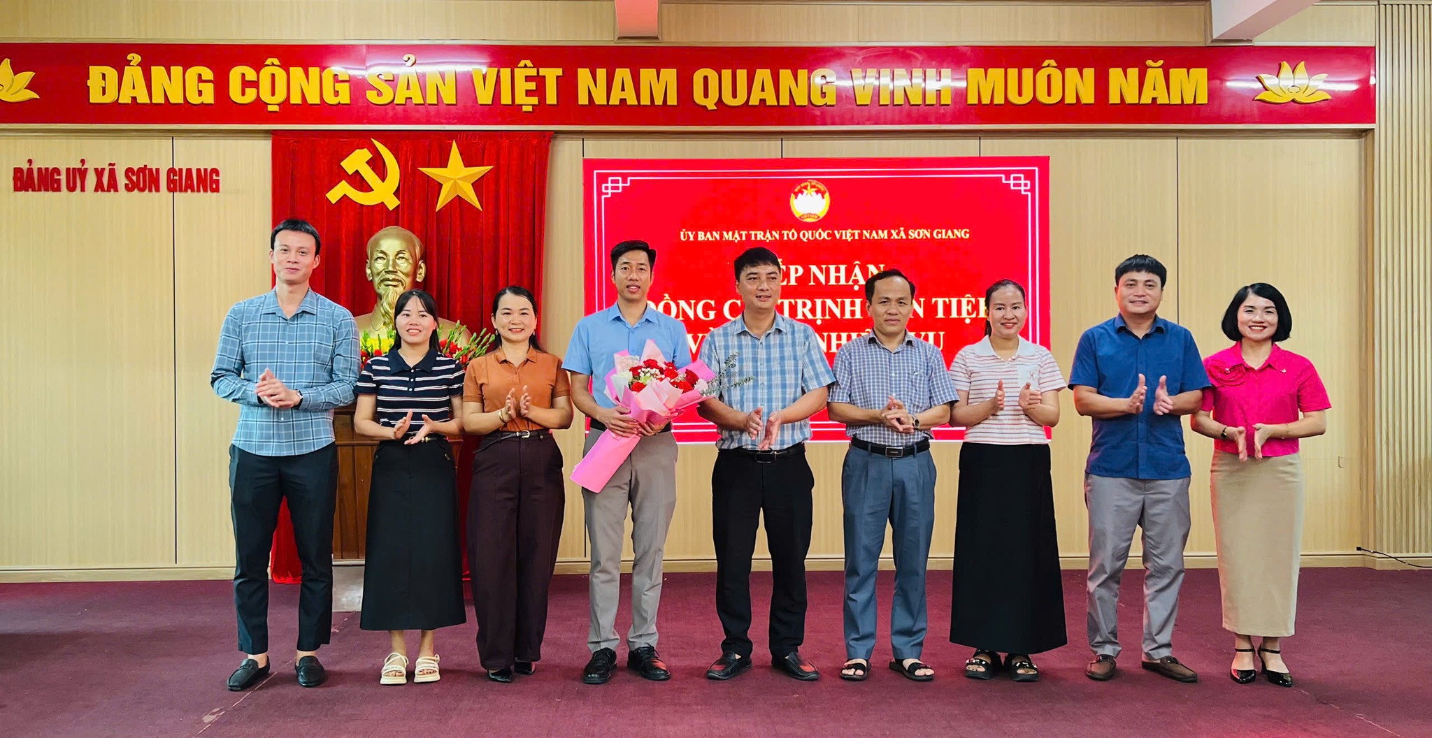 Sơn Giang tổ chức lễ chia tay và tiếp nhận đồng chí Trịnh Văn Tiệp về công tác tại Ủy ban MTTQ xã