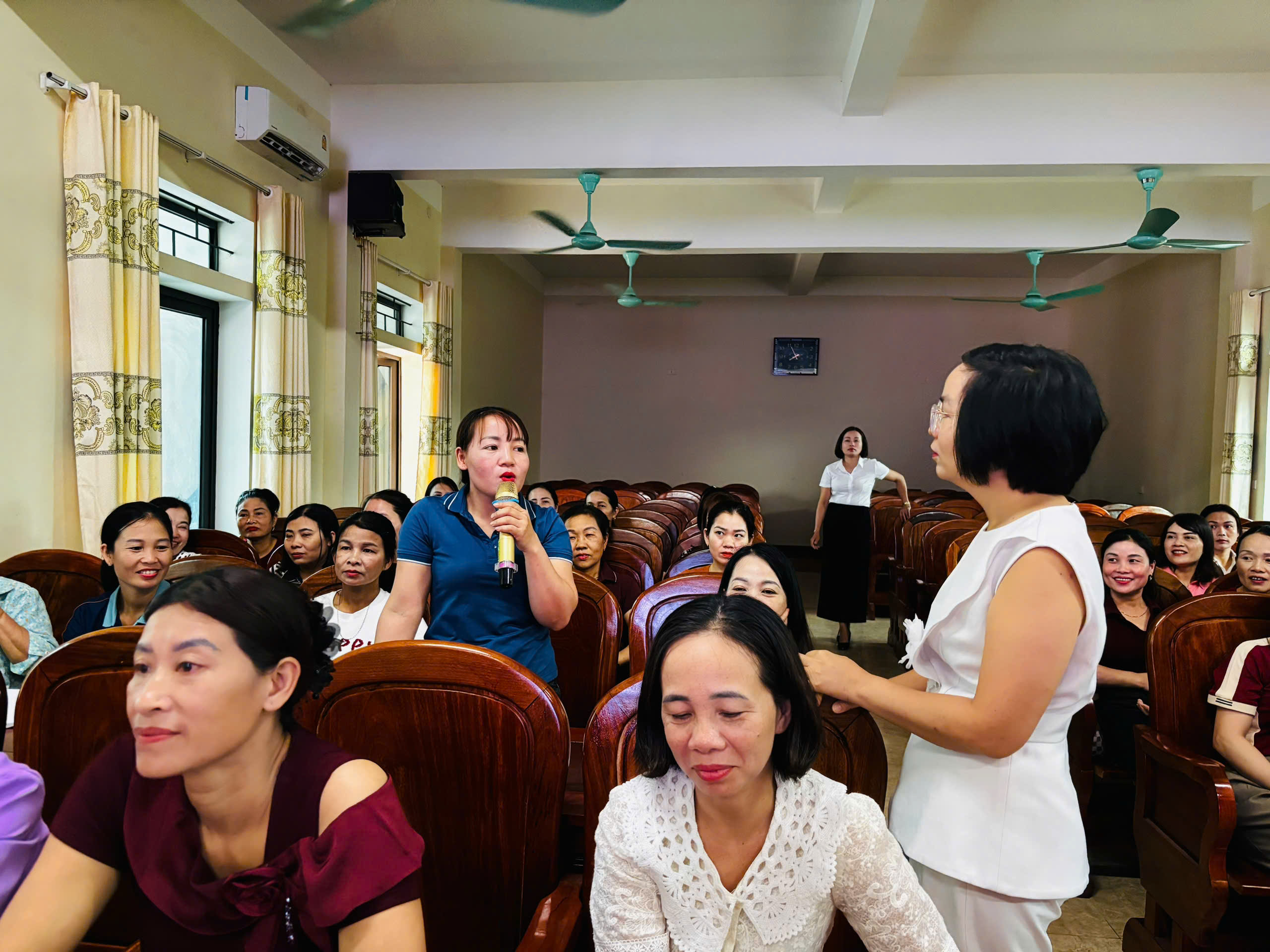 NÂNG TẦM QUẢN TRỊ - KHƠI DẬY TINH THẦN KHỞI NGHIỆP CHO PHỤ NỮ SƠN GIANG