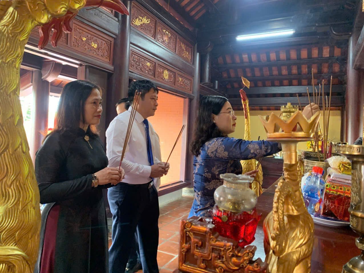 Bộ Trưởng Bộ y tế Đào Hồng Lan dâng hương tưởng niệm 235 năm Ngày mất Đại danh y Hải Thượng lãn Ông Lê Hữu Trác