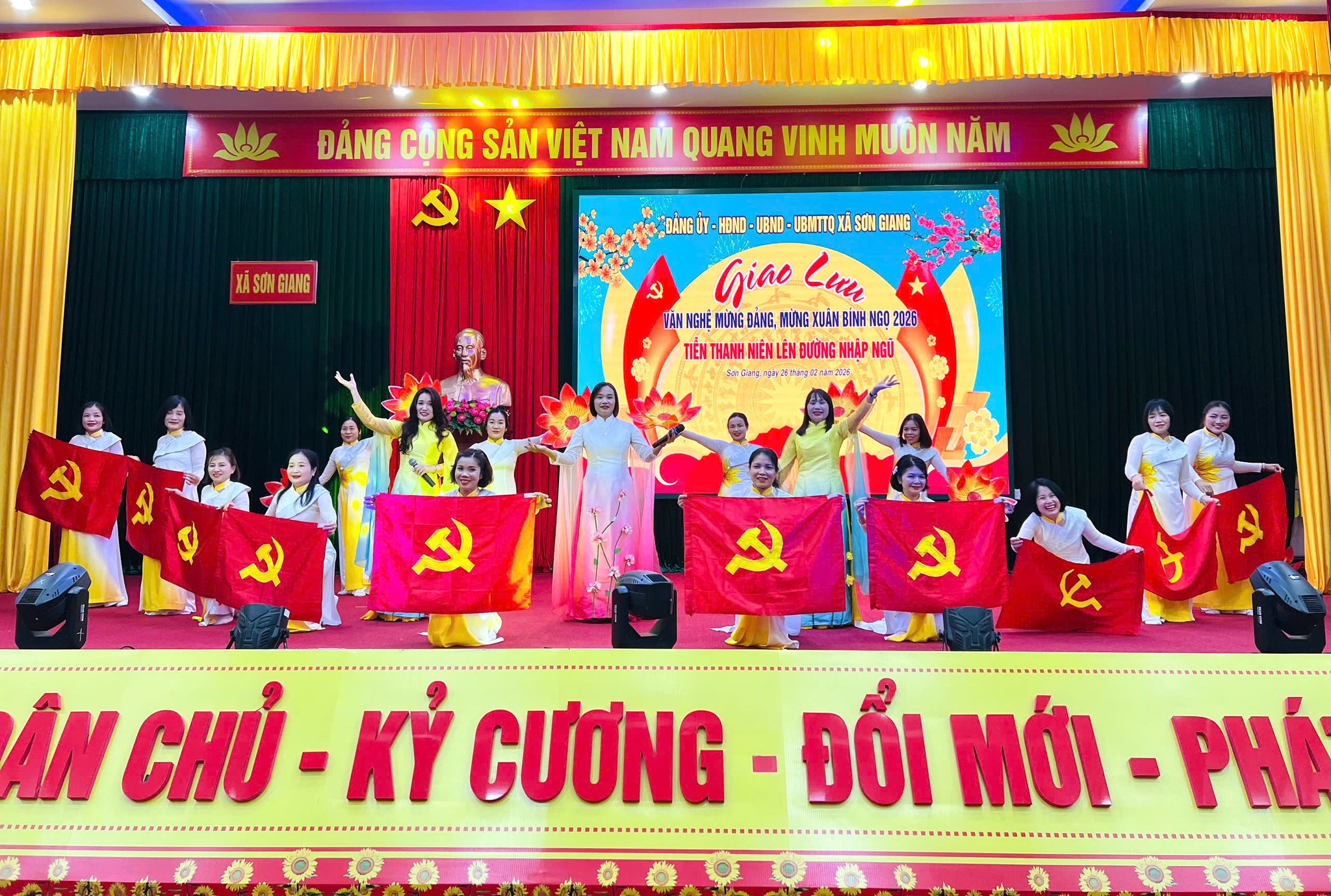 Ấm áp đêm giao lưu “Mừng Đảng – Mừng Xuân” tiễn thanh niên nhập ngũ