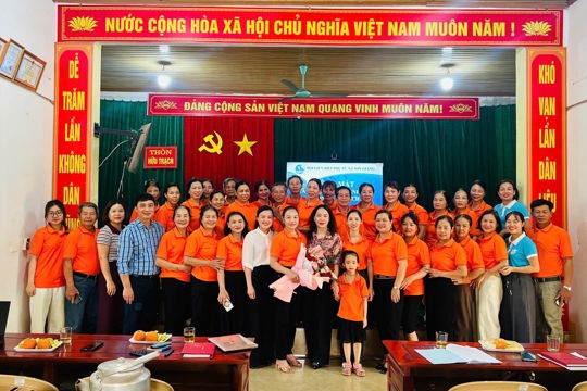 Ra mắt Câu lạc bộ “Gia đình số” tại thôn Hữu Trạch