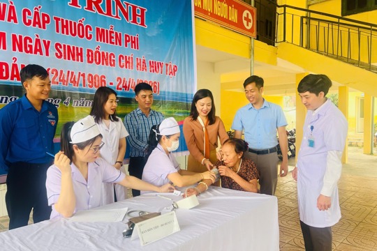 Sơn Giang: Tổ chức khám, cấp thuốc miễn phí cho cựu Thanh niên xung phong