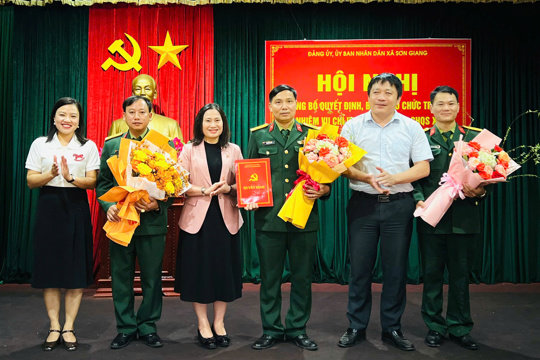 Xã Sơn Giang hội nghị Công bố Quyết định, bàn giao chức trách, nhiệm vụ Chỉ huy trưởng Ban Chỉ huy Quân sự xã
