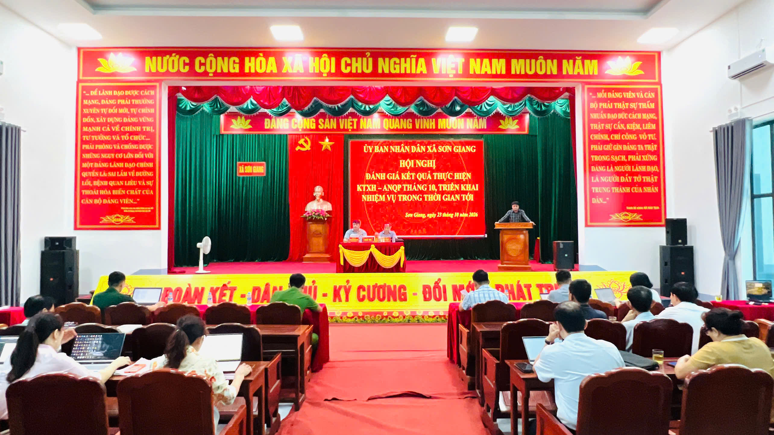 UBND xã Sơn Giang triển khai nhiệm vụ trọng tâm tháng 11, quyết tâm hoàn thành các chỉ tiêu năm 2026