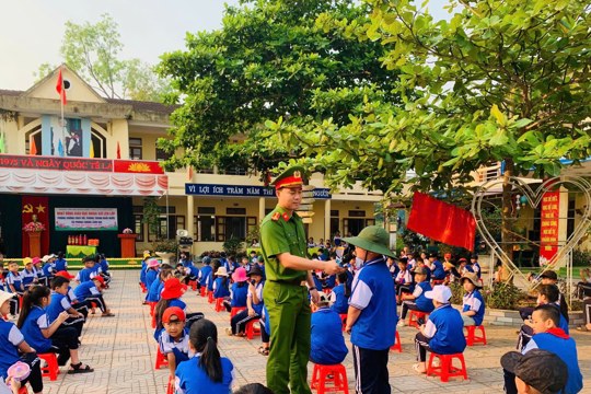 TRƯỜNG TIỂU HỌC QUANG DIỆM: NGOẠI KHÓA TRANG BỊ KỸ NĂNG SỐNG CHO HỌC SINH