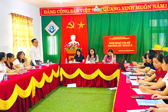 Các chi bộ thuộc Đảng bộ xã Sơn Giang tổ chức sinh hoạt thường kỳ tháng 8 năm 2026