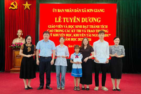 Sơn Giang tuyên dương giáo viên, học sinh đạt thành tích cao năm học 2025 – 2026