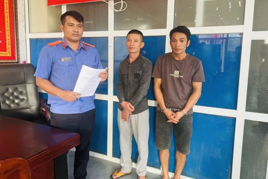Cất dấu Hồng phiến để sử dụng, 02 đối tượng bị tạm giam