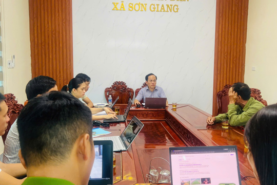 Sơn Giang làm việc về vụ san gạt đất sản xuất nông nghiệp trái quy định