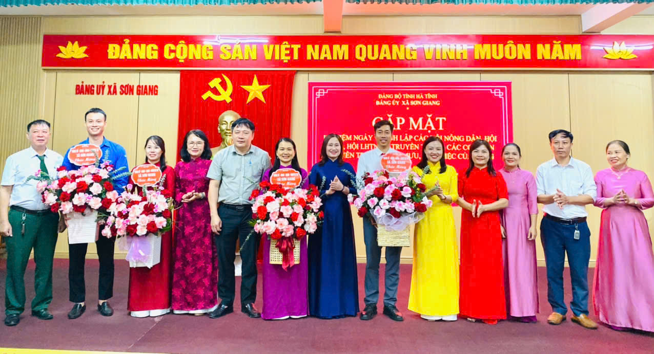 Sơn Giang gặp mặt kỷ niệm ngày truyền thống các ngành xây dựng Đảng và ngày thành lập các tổ chức chính trị - xã hội