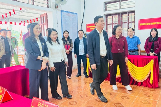Chủ tịch Ủy ban MTTQ tỉnh kiểm tra công tác chuẩn bị bầu cử tại Sơn Giang