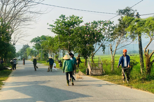 Xã Sơn Giang: Lan tỏa phong trào chỉnh trang hàng rào xanh, vệ sinh môi trường