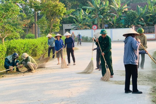 Nhân dân Sơn Giang ra quân xây dựng môi trường  Xanh - Sạch - Đẹp