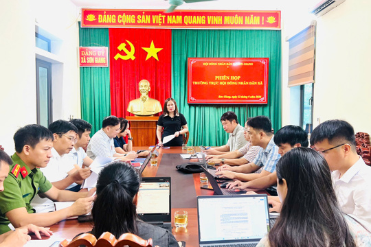 Sơn Giang: Thường trực HĐND xã đánh giá tiến độ thu ngân sách, giải ngân vốn đầu tư công