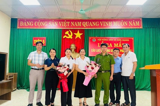 Ra mắt CLB “Nông dân với pháp luật”