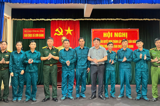 Sơn Giang: Công bố quyết định thành lập Tiểu đội Dân quân thường trực